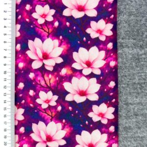 Alpifliisiga dressikangas - lillad magnooliad