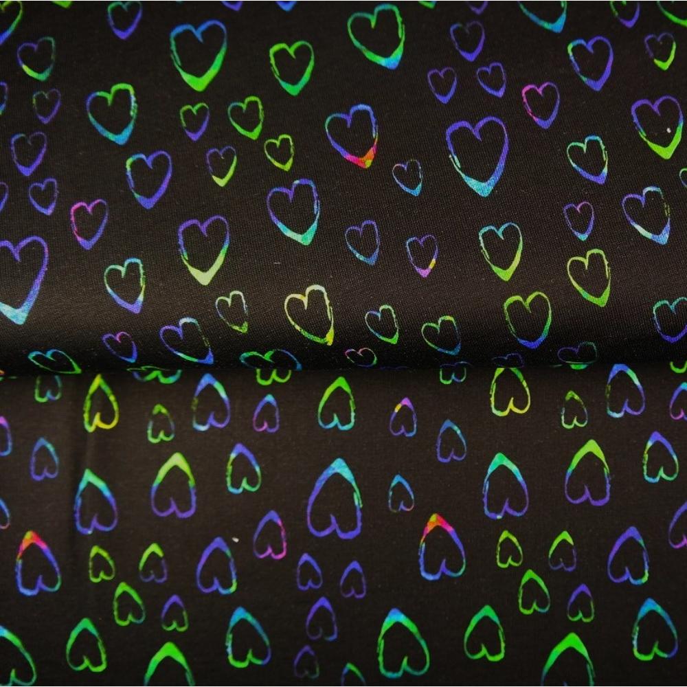 Dressikangas, värvilised südamed mustal