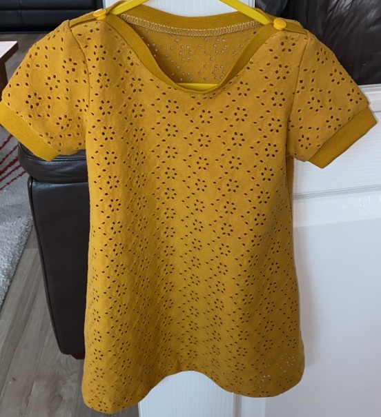 Broderii trikotaaž, ookerkollane - Image 2