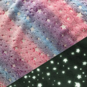 Pimedas helendav fliis - tähed roosal