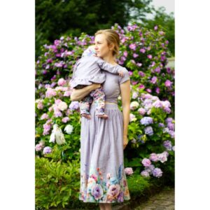 Trikotaaž - suured lilled, helehall, muster ühes ääres, disainerkangas by JESSY SEWING - Image 3