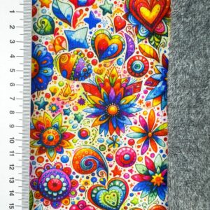 Alpifliisiga dressikangas - värvilised lilled