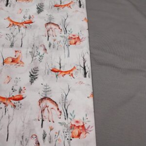 Rebaste ja hirvedega helehall trikotaažikomplekt, 1,4 m