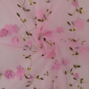 Tüll - roosade 3D lillede ja tikitud mustriga, roosal